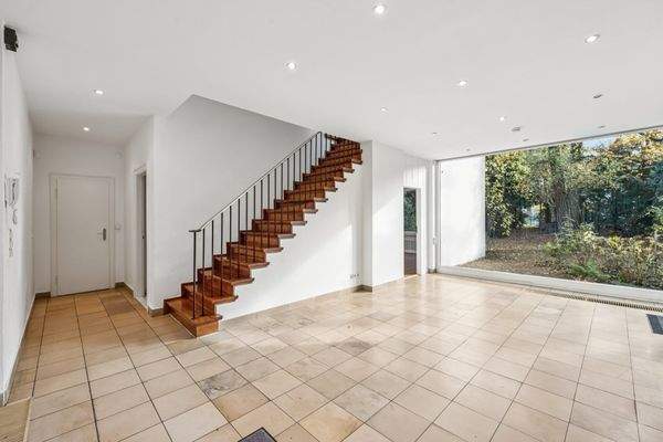 Entrée | Treppe zum Obergeschoss