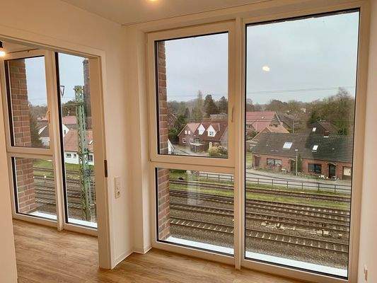 16. Whg 22, 3-Zimmer-Whg, Büro, bodentiefe Fenster