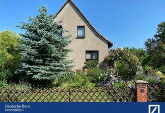 Frontansicht Einfamilienhaus