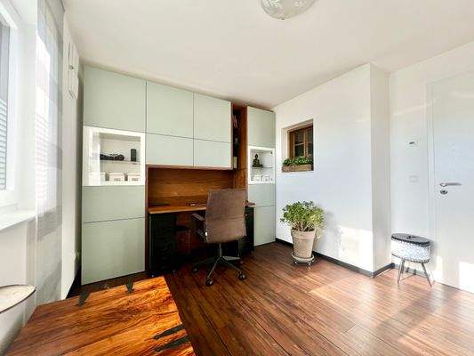 Kinderzimmer / Büro