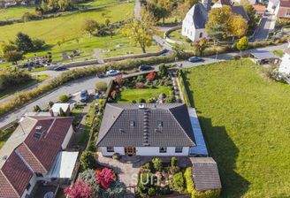 TRAUMLAGE MIT VIEL GRÜN