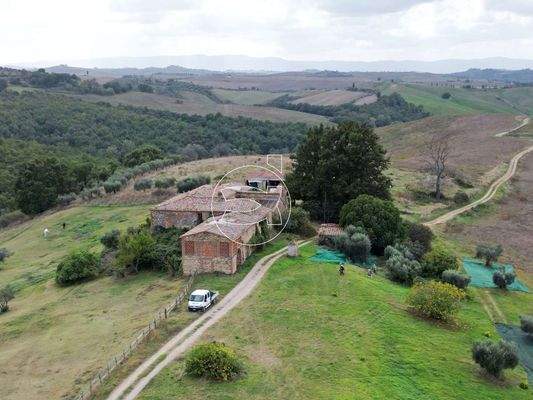 Renovierungsbedürftiges Anwesen