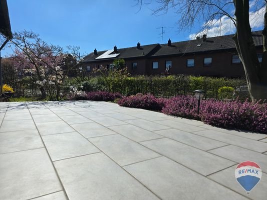Einladende Sonnenterrasse