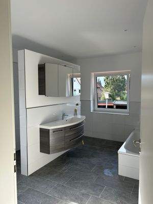 Badmöbel in grau 