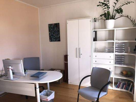 Büro 1.jpg