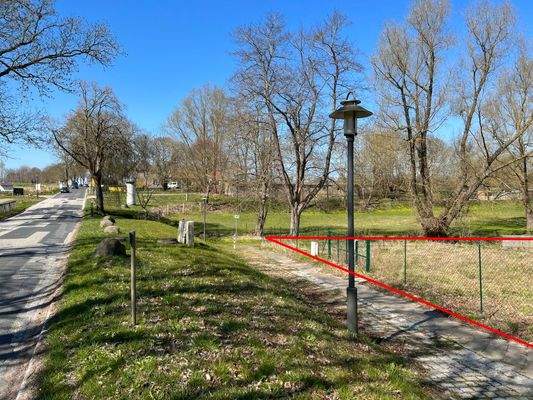 Straße mit Markierung