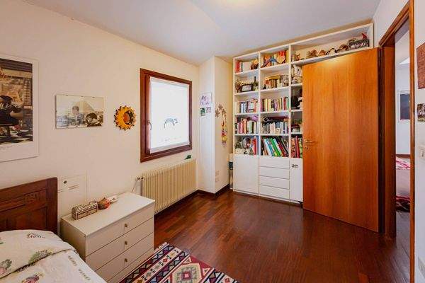 Eckhaus in Udine in der Via Grazzano