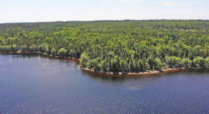 Cape Breton - Wunderschönes See-Ufer-Areal mit 7,7