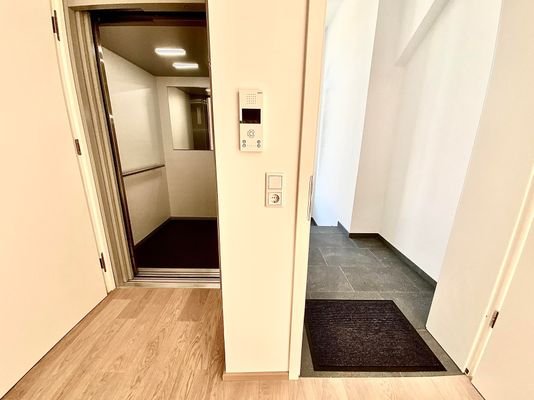 Mit dem Fahrstuhl direkt bis in die eigene Wohnung …