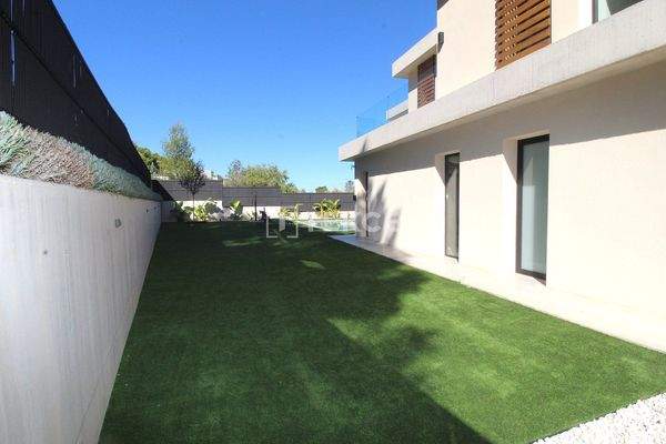 4-Bedroom Modern Villa with Castle Views in Biar Alicante