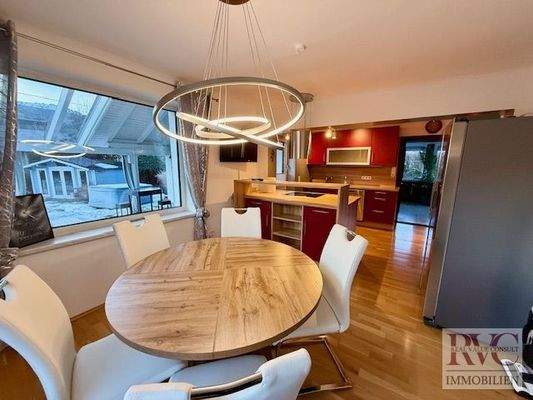 Küche mit Essbereich OG