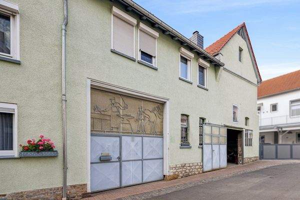 Hoftor der "Alten Schmiede" 