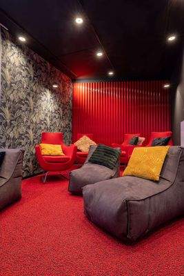Cinema Lounge