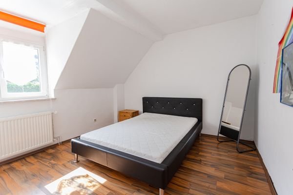Schlafzimmer DG