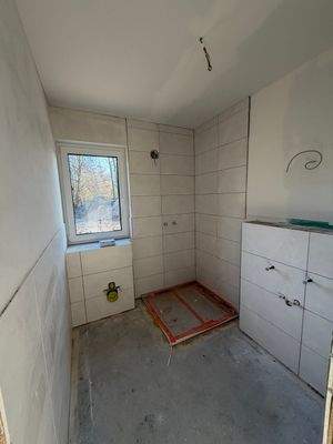 Badezimmer (Wohnung 1 u. 3)