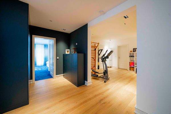 Separater Wohnbereich (Schlafzimmer mit Duschbad)