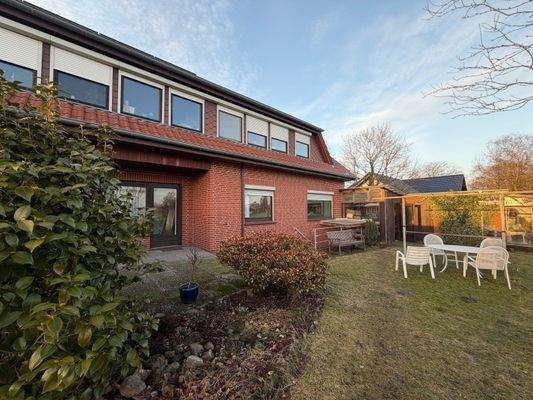 Terrasse, Garten und Kellerabgang