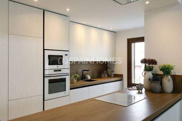 Modern 3-Bedroom Houses with Pool in La Finca Resort Algorfa