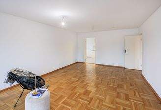 Hell und Großzügig