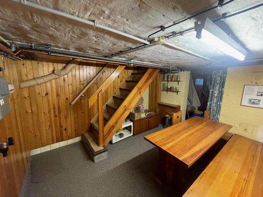 Kellerzugang Holztreppe