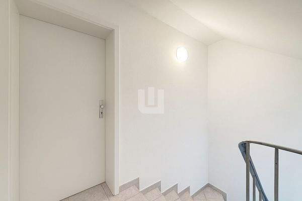 Treppenhaus mit Eingang