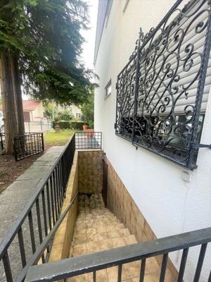 Separater Zugang zum Keller (2)