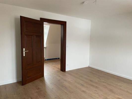 Schlafzimmer (Richtung 4. Zimmer)