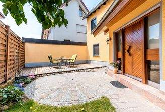 Große Wohnung - Terasse und Hauseingang - Haus_Ellwangen-34