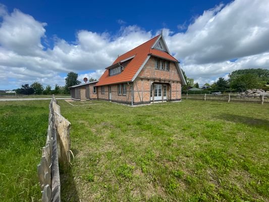 Fachwerk Einfamilienhaus mit Grundstück