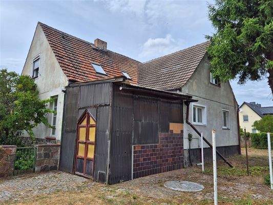 Hofseite mit Eingang