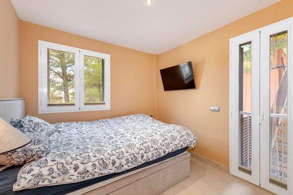 Hauptschlafzimmer mit eigenem Patio