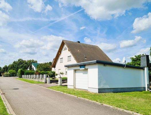 Garage und Einfahrt inklusive