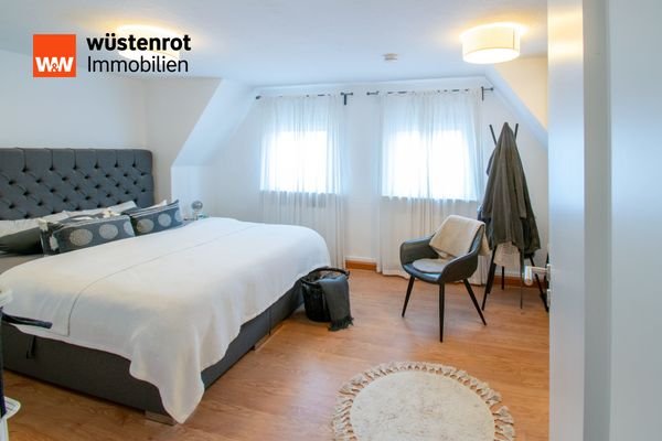 Hs 46 Whg., Schlafzimmer im DG