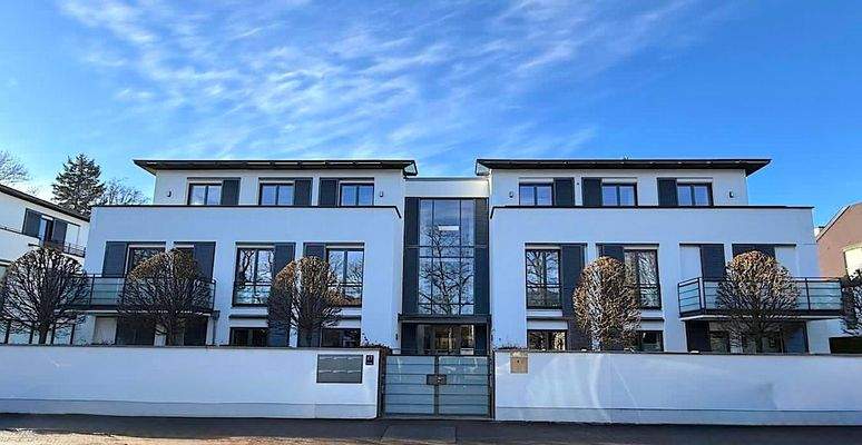 1 Gebäudeansicht.jpeg