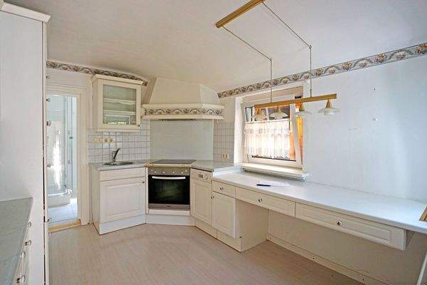 Küche inklusive Einbaugeräte