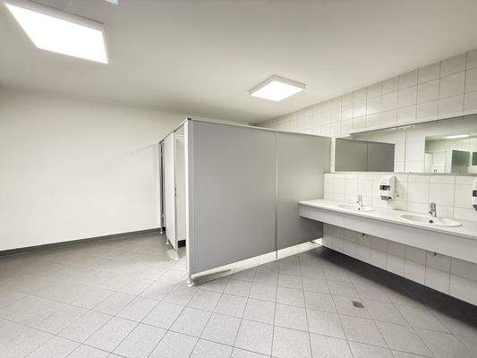 Damen WC im Zwischenbau