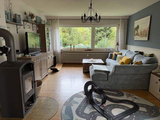 Wohnzimmer mit Kamin