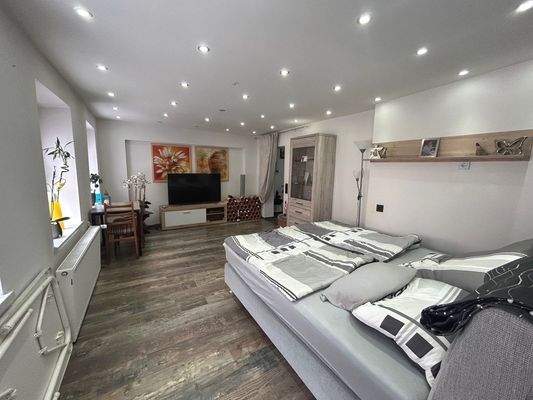 Hauptwohnung: Wohnzimmer Ansicht 2  - OG