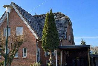 Ansicht - Eingang mit Carport