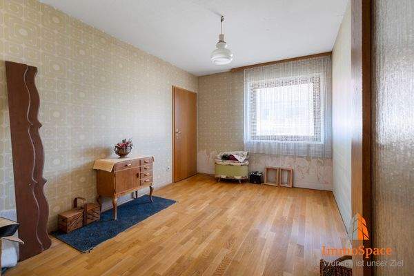 Freizeit- oder Kinderzimmer im Obergeschoss