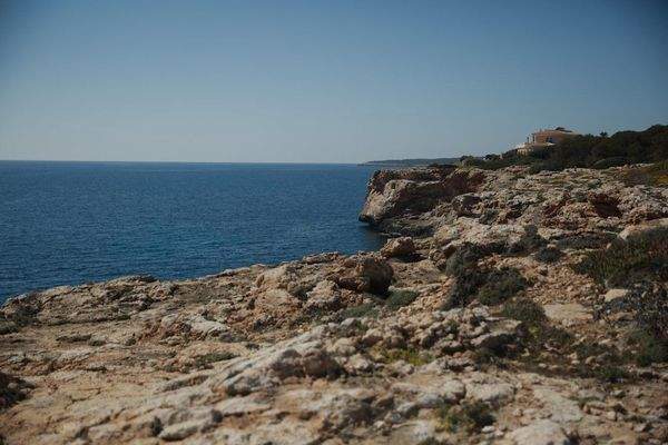 Grundstück mit Panoramablick in erster Meereslinie zum Verkauf in Cala Pi, Mallorca