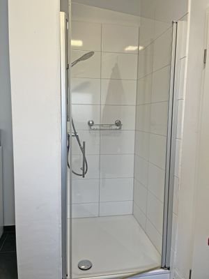Duschbad am Schlafzimmer