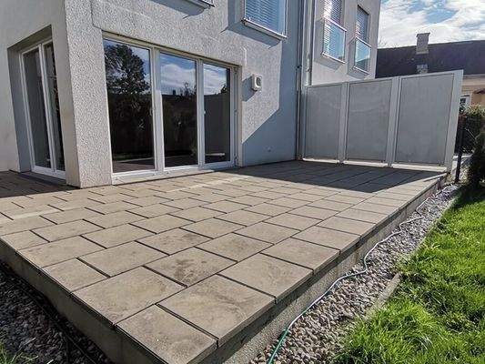 sonnige Terrasse