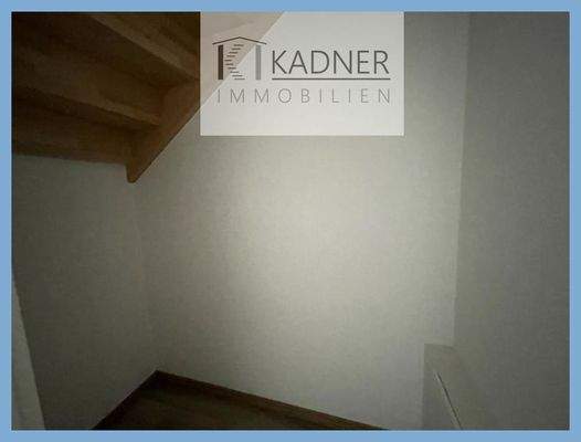 Abstellraum unter der Treppe