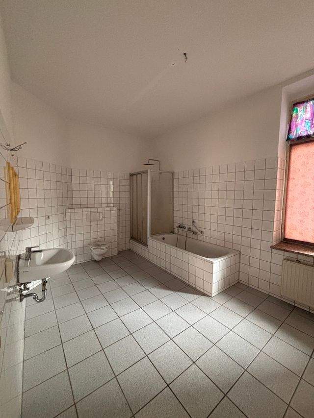 Helle 3-Raum-Wohnung mit 123 m² im 1. OG – viel Platz in Plauen - Photo 4