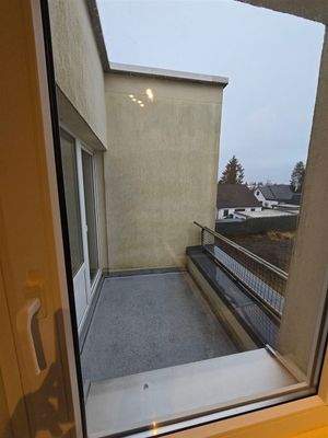 Blick auf den Balkon (Küche)