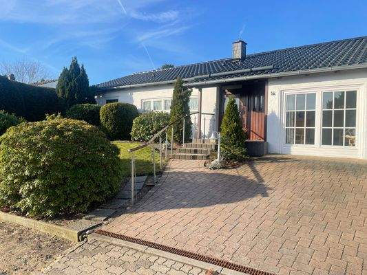 Front ohne Carport.jpg