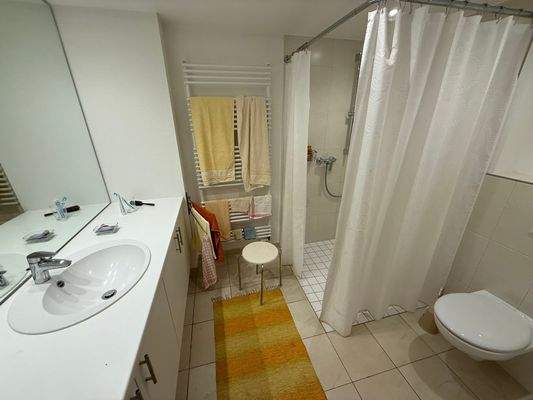 Helles Badezimmer - Ansicht 1