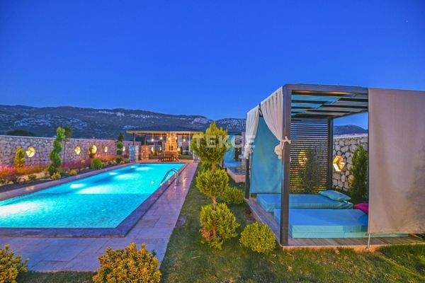 Detached Townhouse with 2 Bedrooms and Furniture in Kaş Kalkan