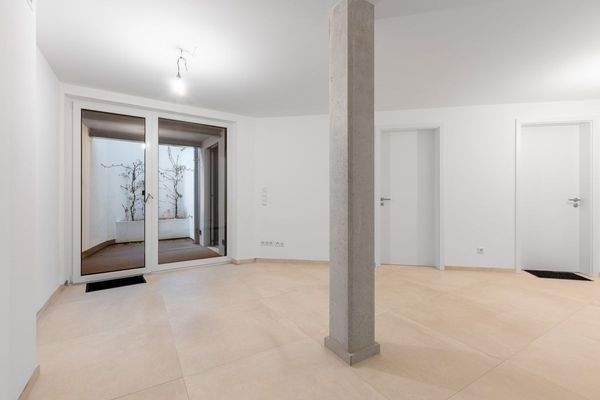 Schlafen + Terrasse im  Souterrain